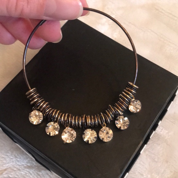 FINAL 💰 Gold Rhinestone Hoop Earrings VEUC - Picture 2 of 4